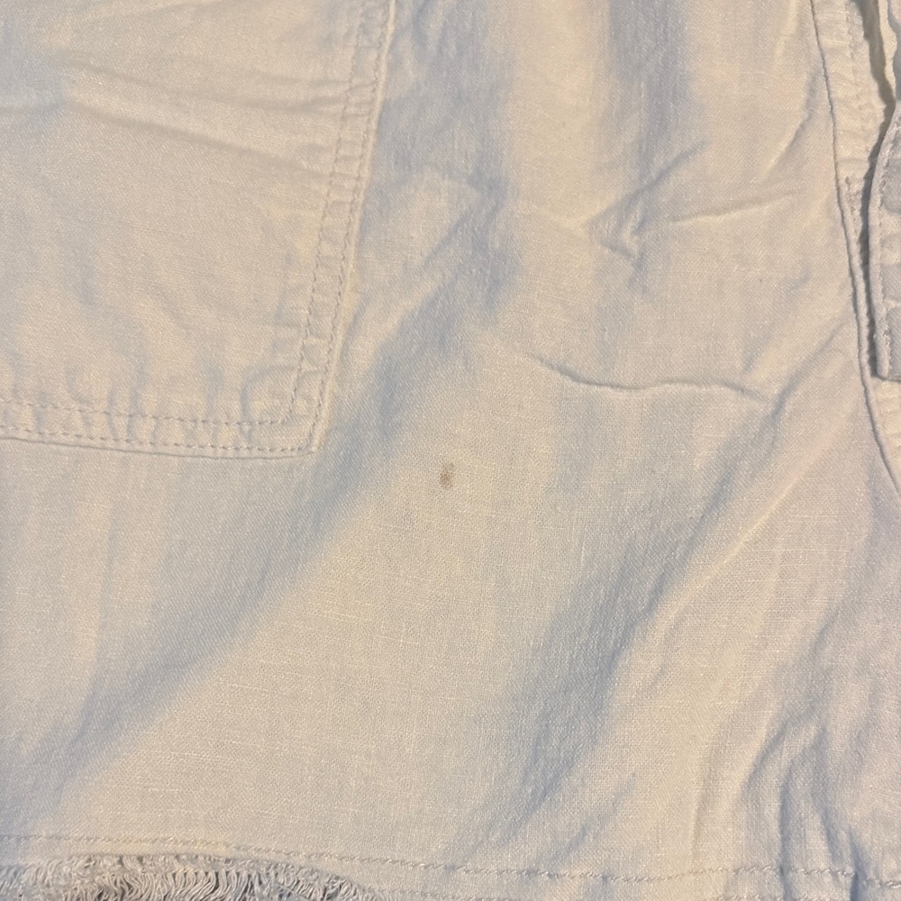 a.n.a White Drawstring Frayed-Hem Casual Shorts - Picture 3 of 4